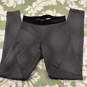 Nike pro hyper warm leggings / athletic tights size small